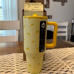 HydroJug Traveler Main Squeeze 40oz